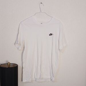 Nike Men's Classic White Tee